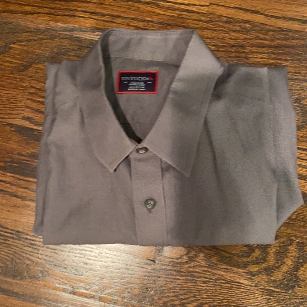 Men’s UnTuckIt Gray Shirt